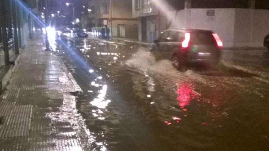 El casco urbano de Bueu registró inundaciones // FdV