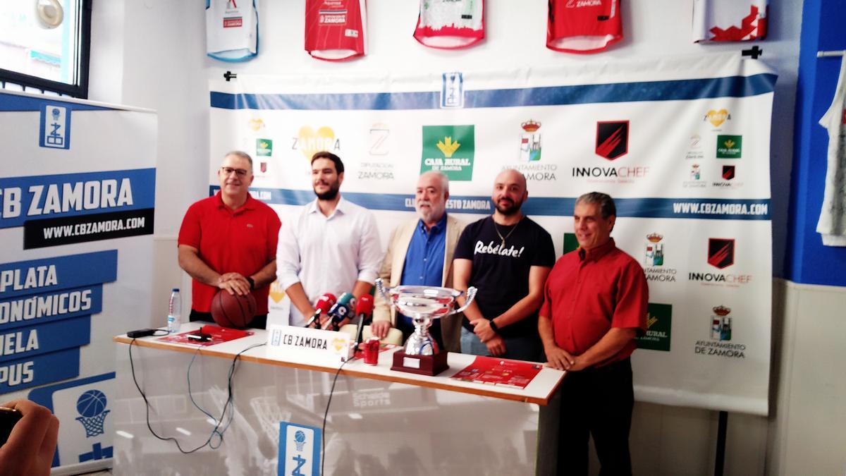 Imagen de la presentación de la Copa LEB Plata en Zamora.