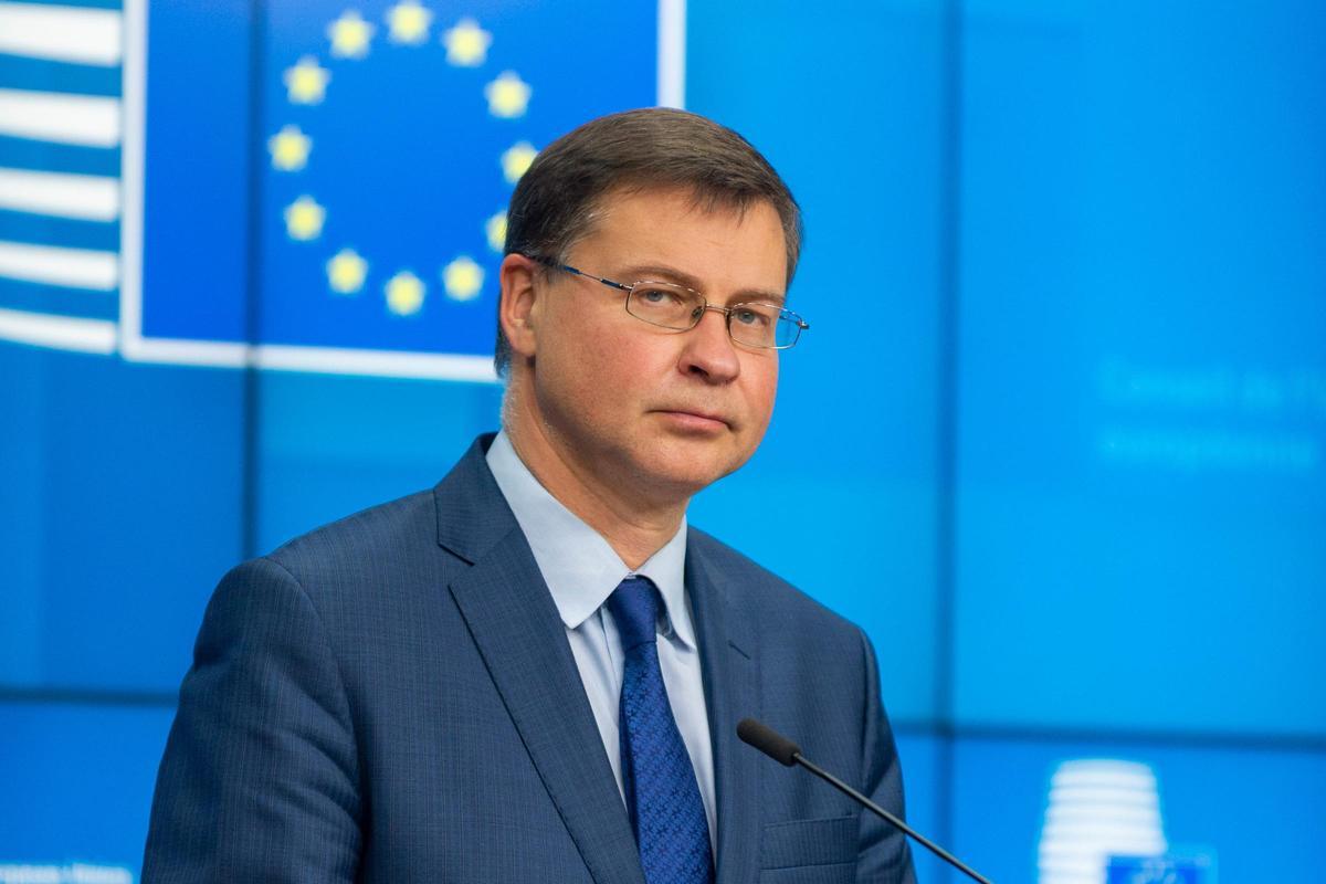 Archivo - HANDOUT - 01 December 2020, Belgium, ·Brussels: European Commission Vice-President Valdis Dombrovskis gives a press conference at the end of a Economic and Financial Affairs Council (ECOFIN) meeting. Photo: -/European Council/dpa - ATTENTION: ed