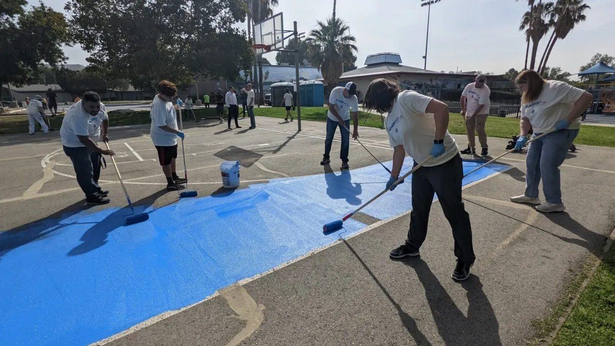 Pavimentar las calles con colores claros reduce las olas de calor