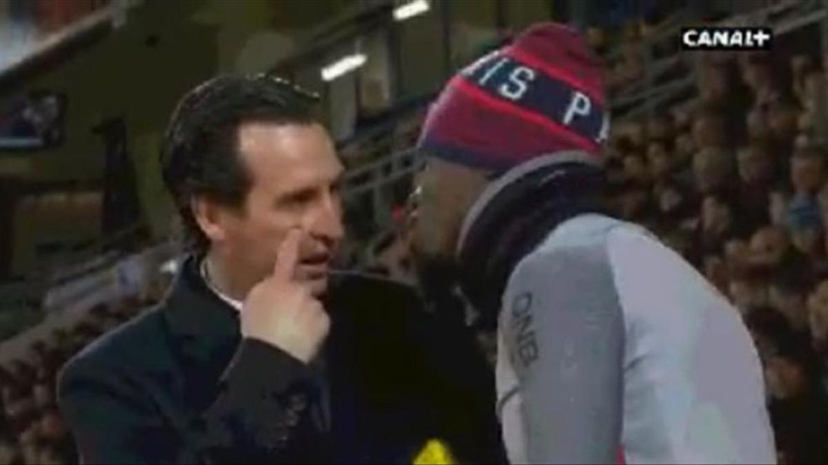 Emery y Aurier mantuvieron una fuerte discusión