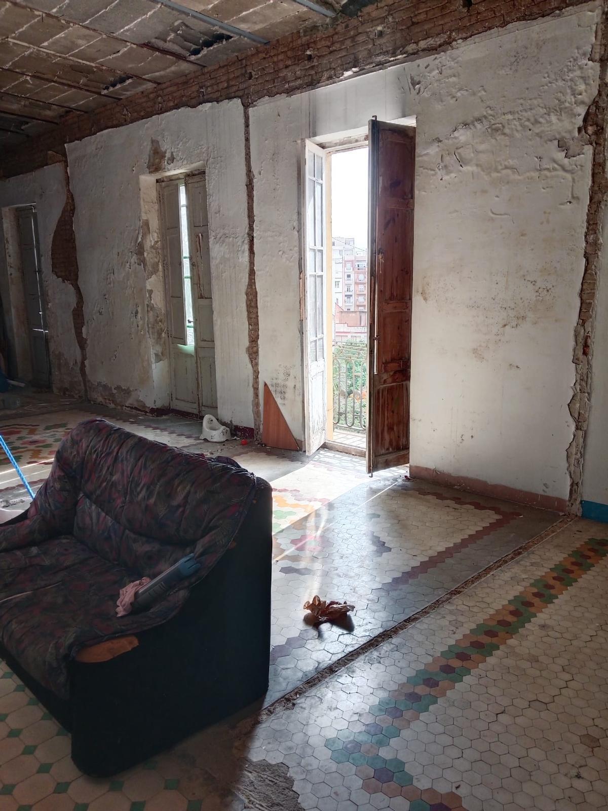 Interior de una de las viviendas desokupadas