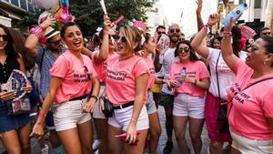 Una despedida de soltera se divierte en el Centro de Málaga