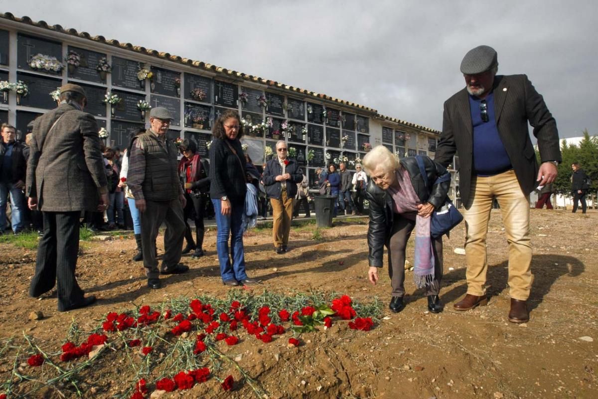 Reivindican la memoria de las víctimas del franquismo en el Día de los Derechos Humanos