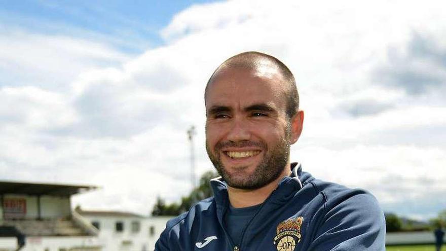 Óscar Guimeráns, entrenador del Pontevedra juvenil. // G. Santos