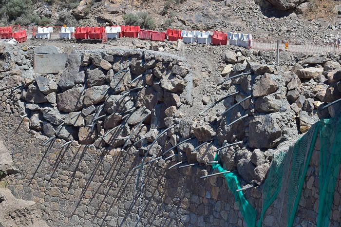 Obras en la carretera GC-605, en la presa de Las ...