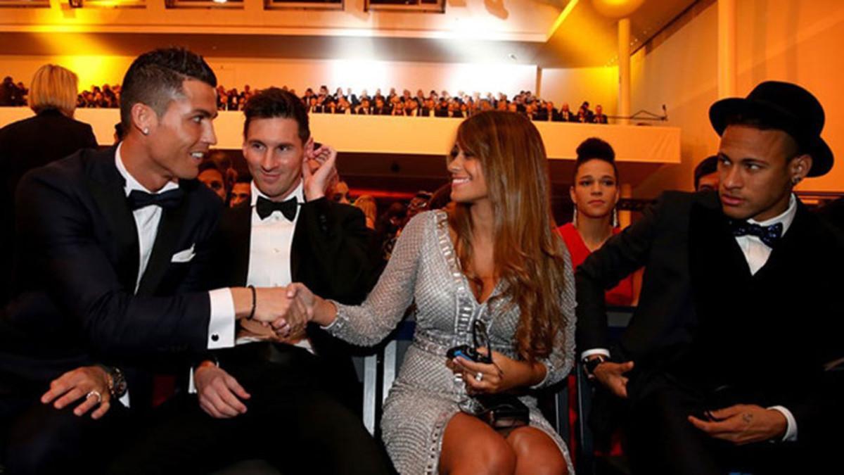 Cristiano Ronaldo, Messi y Antonella, en la última gala del FIFA World Player