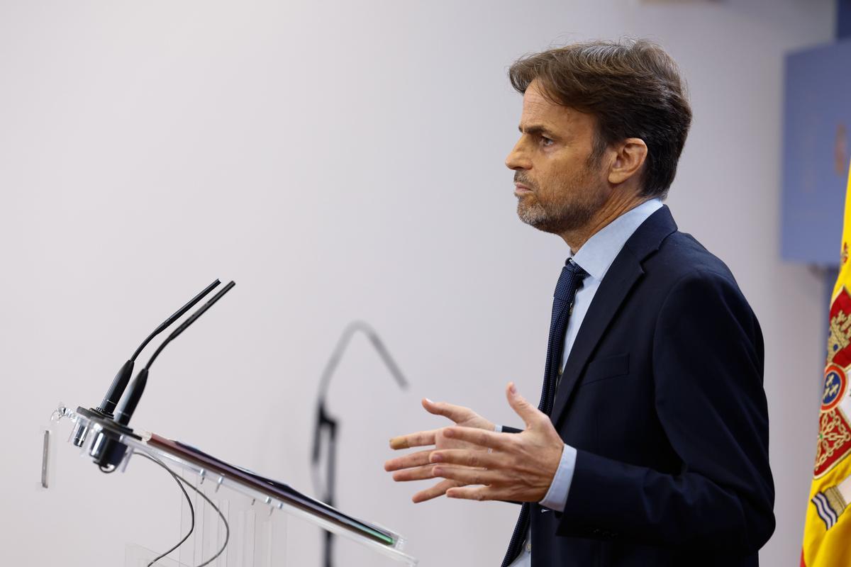 MADRID, 09/12/2022.- El diputado de Unidas Podemos Jaume Asens da una rueda de prensa en el Congreso de los Diputados, este viernes. EFE/ Chema Moya