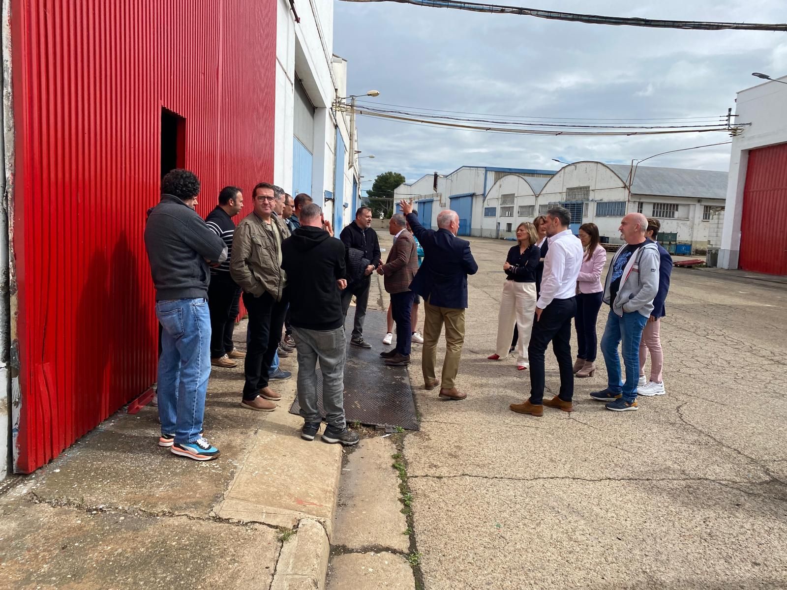 En imágenes | Visita de los nuevos propietarios de Leciñena a los trabajadores e instalaciones de la empresa