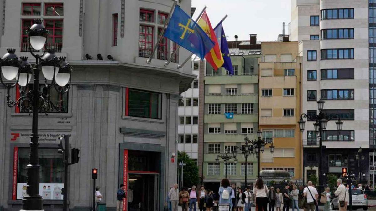 El correo de la Seguridad Social que está llegando a miles de asturianos confirmando las dos semanas de bajas que se les debe para disfrutar en 2026