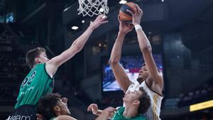 El Real Madrid perdió su liderato de la Liga ACB frente al Unicaja