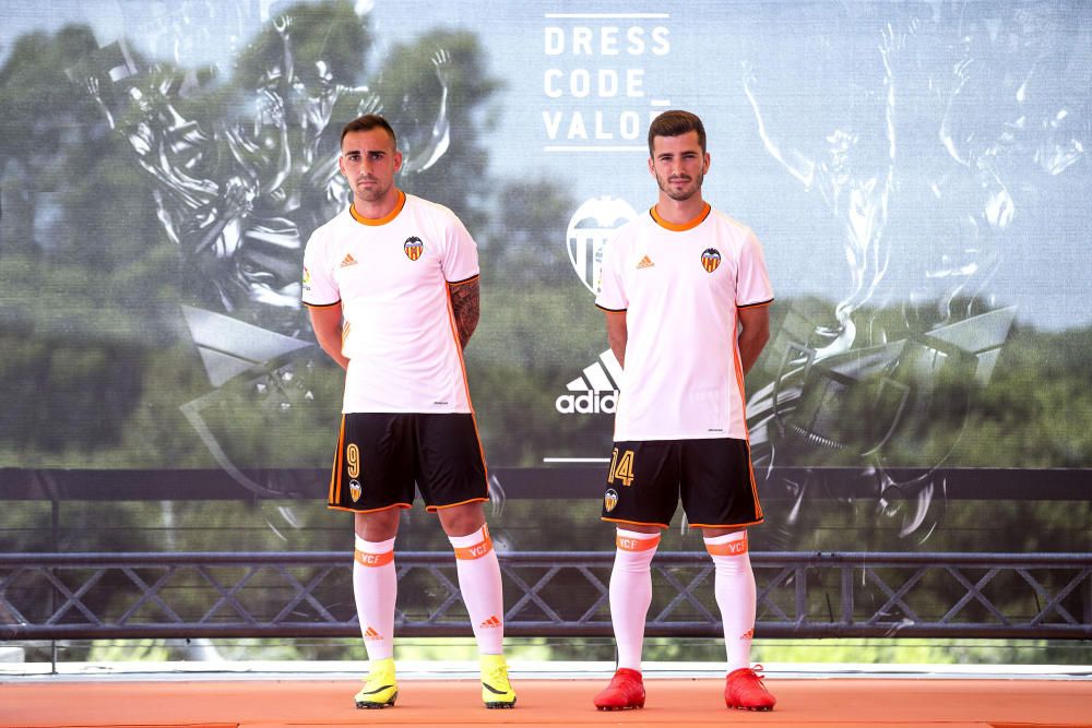 Las nuevas camisetas del Valencia CF 2016/17