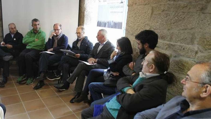 Escritores de A Limia en torno a Casares. // Jesús Regal