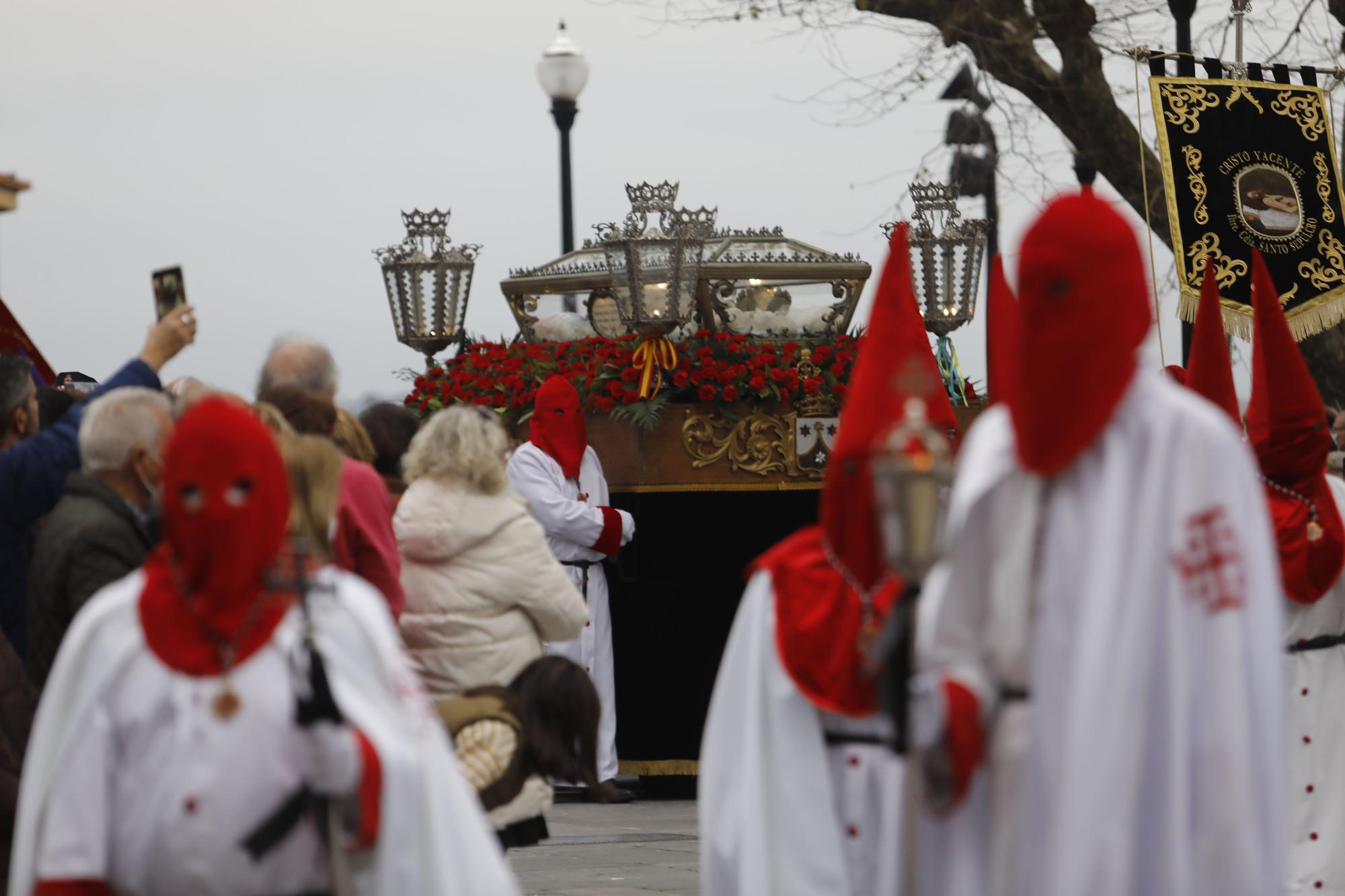 En imágenes: La procesión del Viernes Santo en Gijón