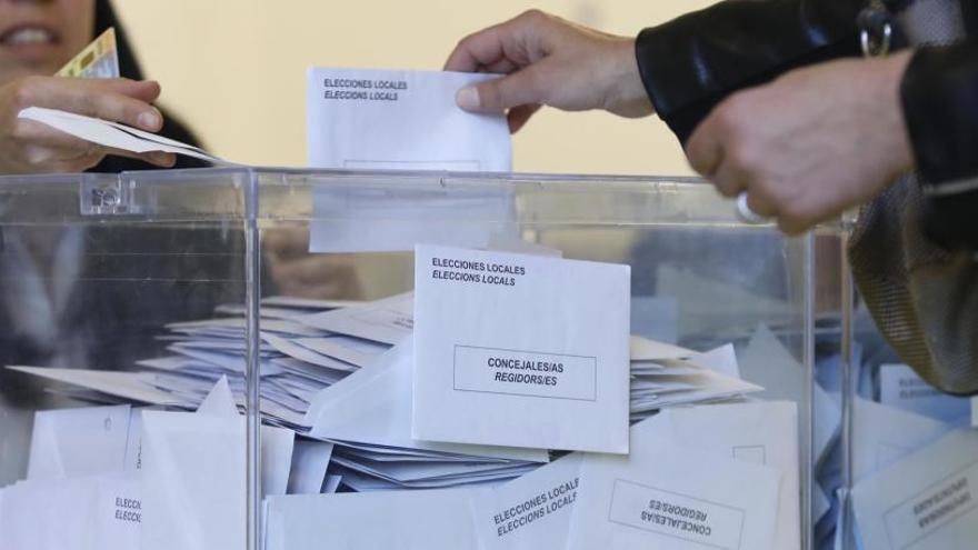 Com i quan sol·licitar el vot per correu per a les eleccions del 12-M?