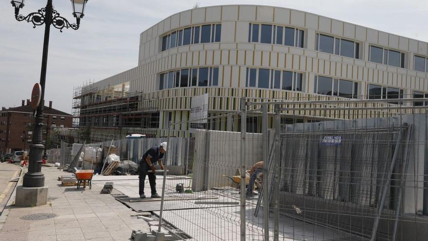 Ni en el primer plazo ni en el segundo: el IES Margarita Salas de La Corredoria sigue en obras y sin inaugurarse