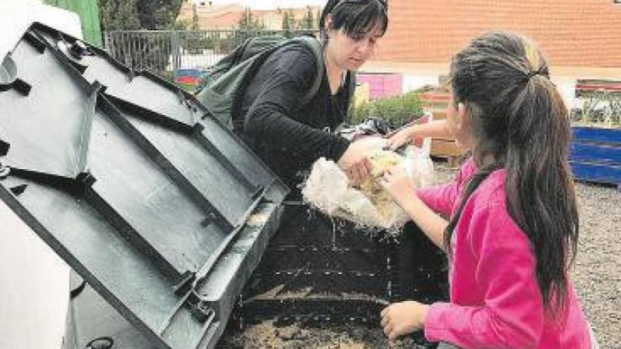 El colegio del Épila ya composta sus residuos