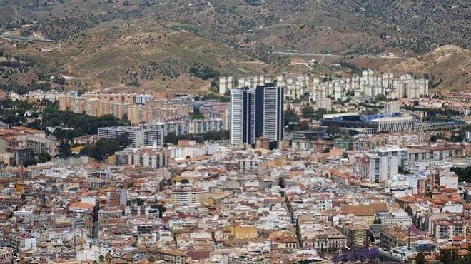 El extranjero compra menos viviendas, pero paga más: la costa retiene al comprador de mayor presupuesto