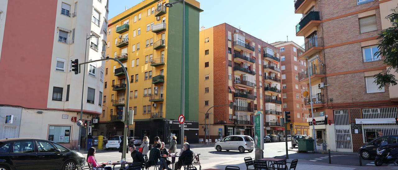 Imagen de archivo de unas fincas junto a una plaza de la capital de la Plana.