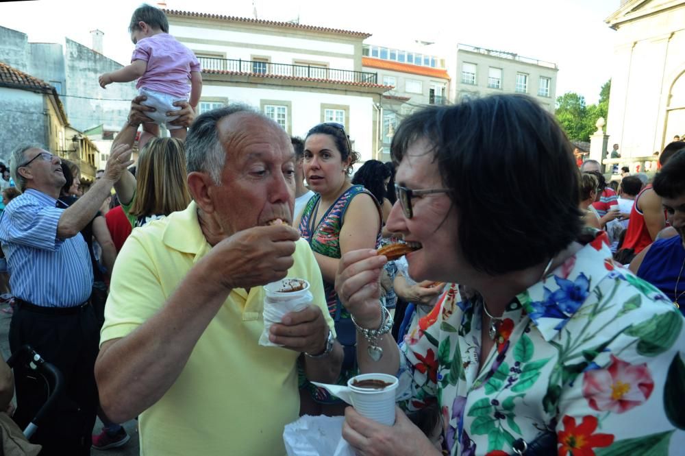 El churro, protagonista en Pontecesures // I.Abella