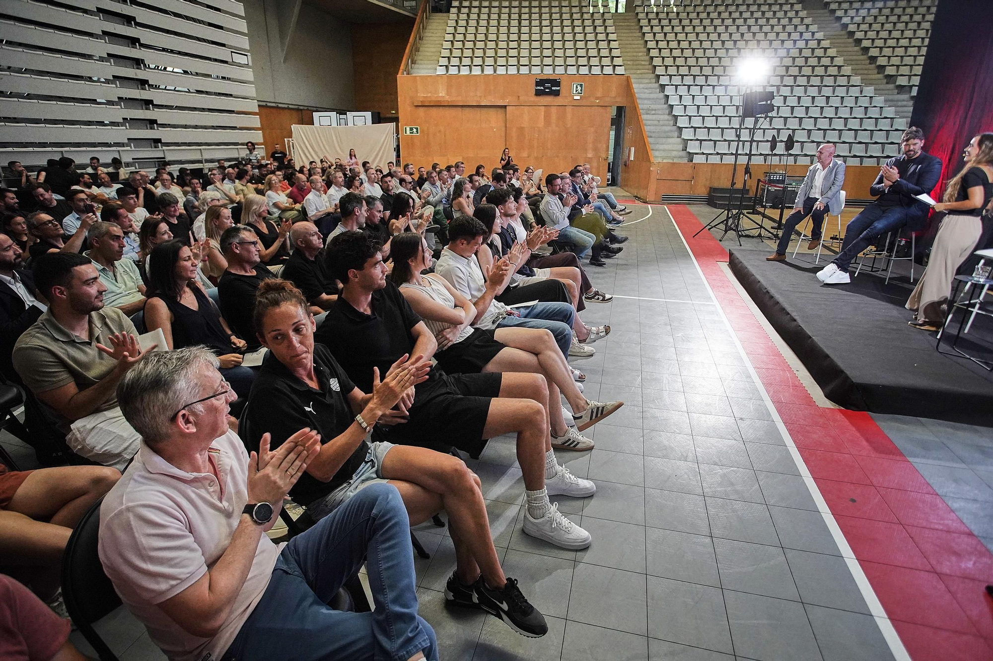 Les fotos de l'anunci de la fusió entre l'Uni i el Bàsquet Girona