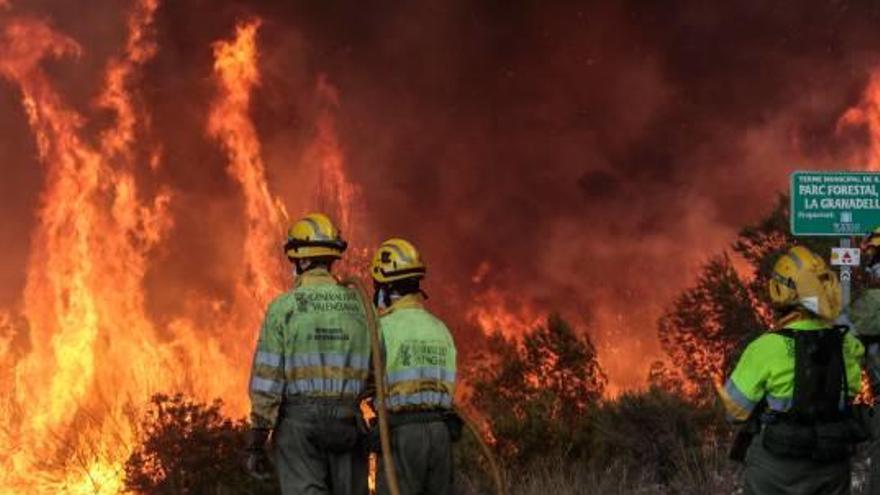 Bomberos más que quemados