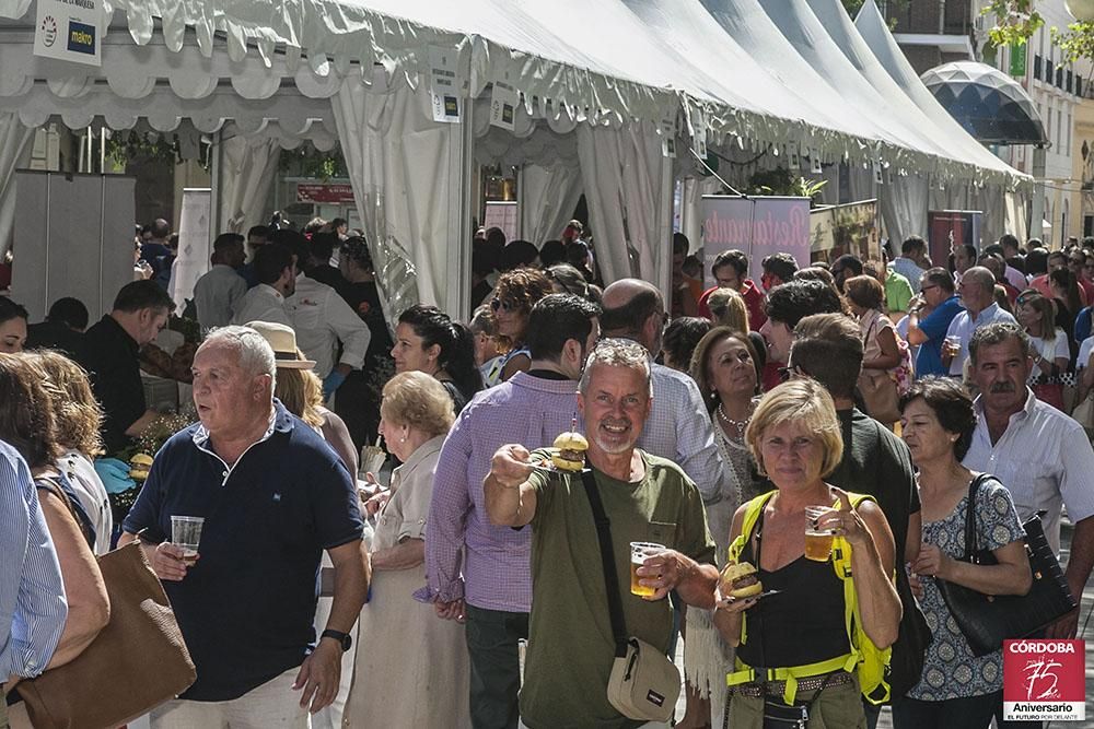 FOTOGALERÍA /Califato Gourmet toma la calle con el concurso de la tapa.