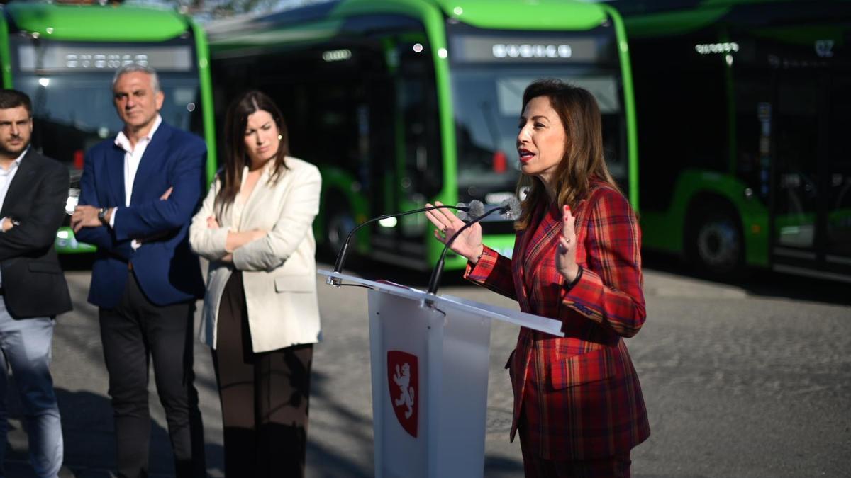 Natalia Chueca, este lunes en las cocheras de Avanza.