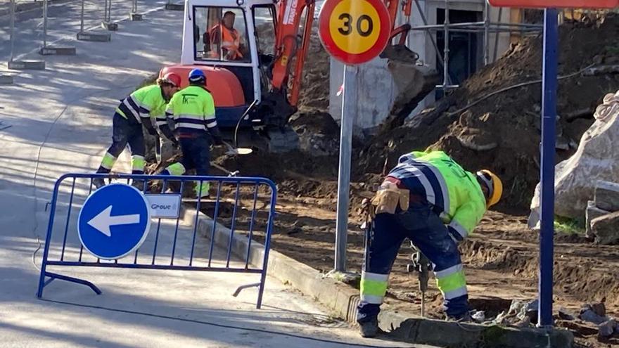 Los operarios intentan acelerar al máximo.