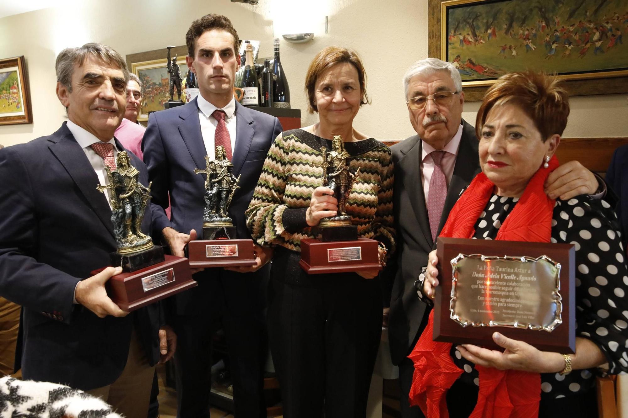 La entrega de premios de la Peña taurina Astur, en imágenes