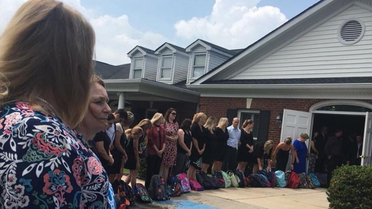 Imágenes compartidas en Twitter del funeral de la maestra estadounidense.