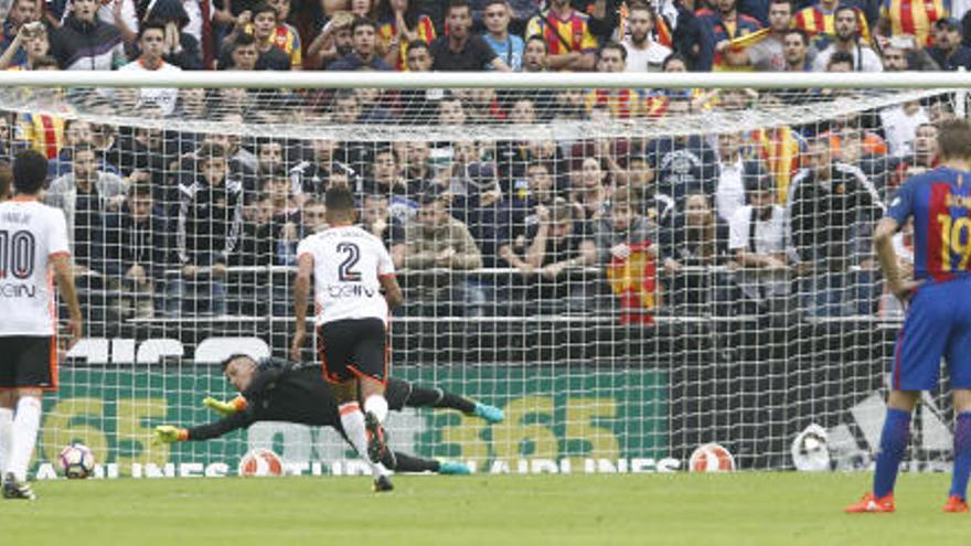 Valencia CF, rey de Europa en penaltis en contra