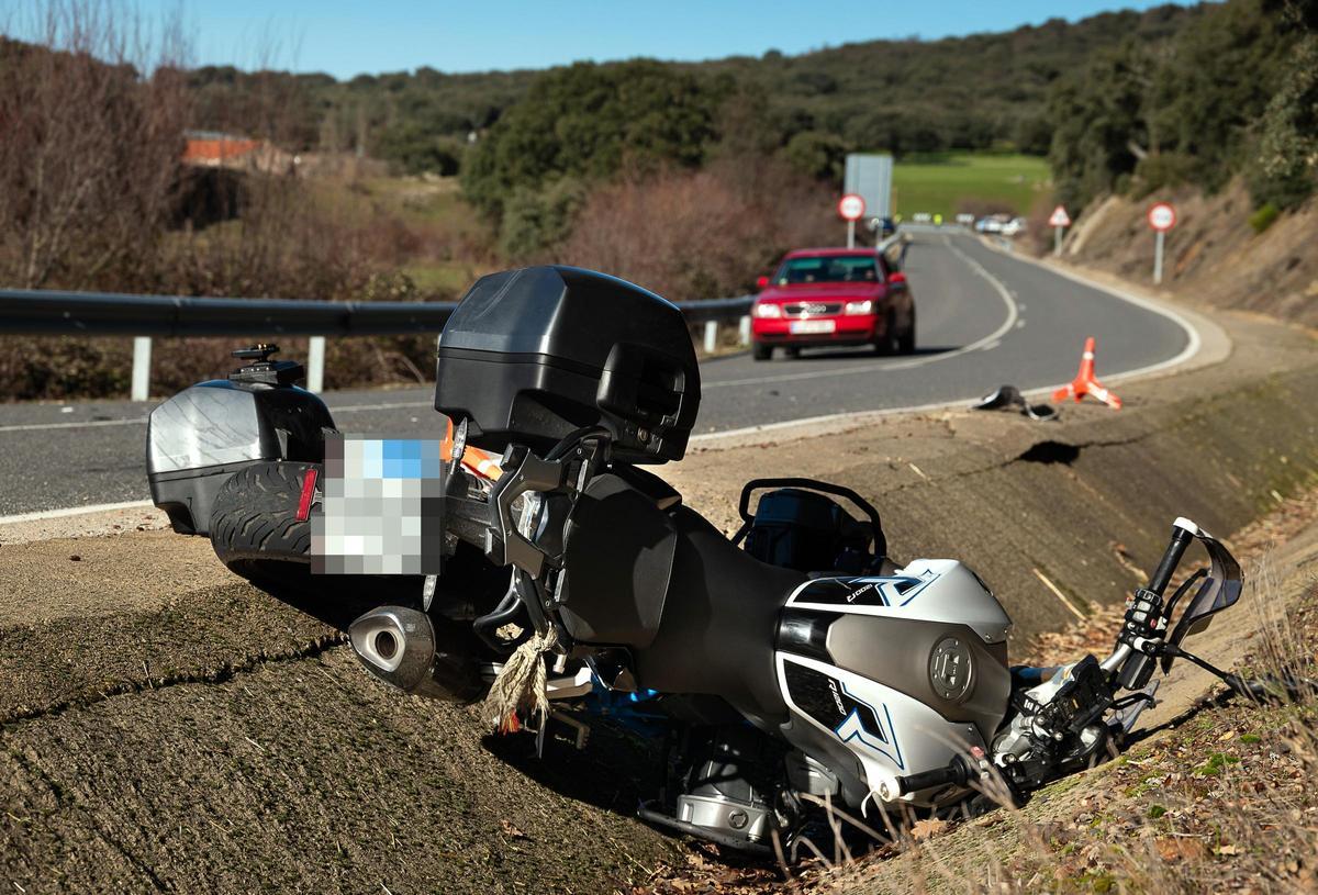 Un motorista herido grave en un accidente en la SA-201, en El Cabaco (Salamanca)