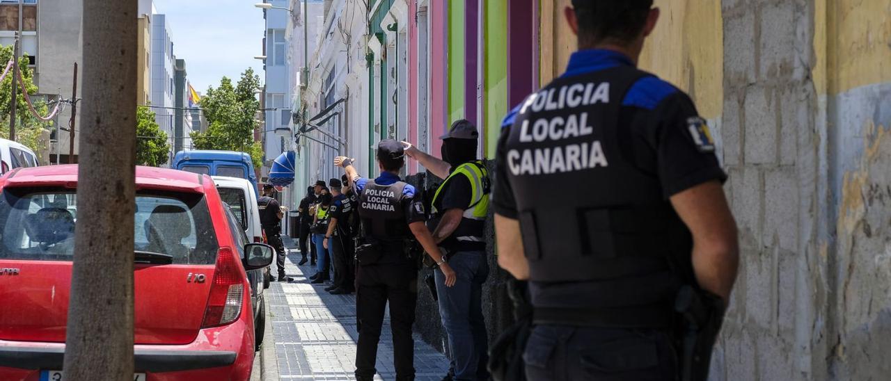 Redada reciente de la Policía Local de la capital grancanaria en el barrio de Arenales conjuntamente con la Policía Nacional.