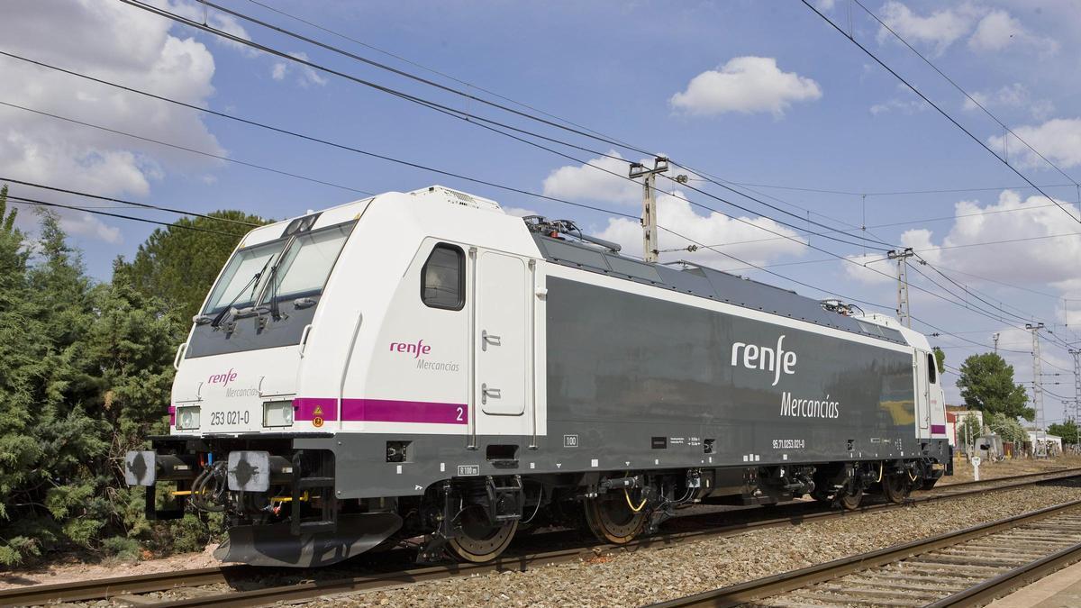Archivo - Tren de Renfe Mercancías