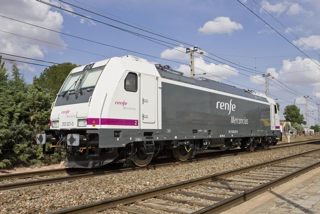 Un Tribunal tumba el plan de Renfe para crear una empresa de autobuses tras las quejas de las patronales