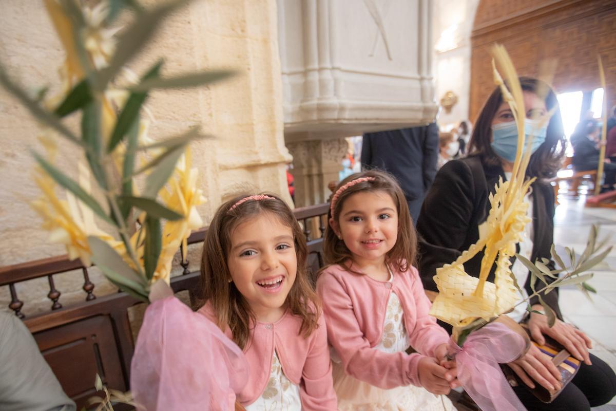 El obispo Munilla preside la procesión de las Palmas en Orihuela