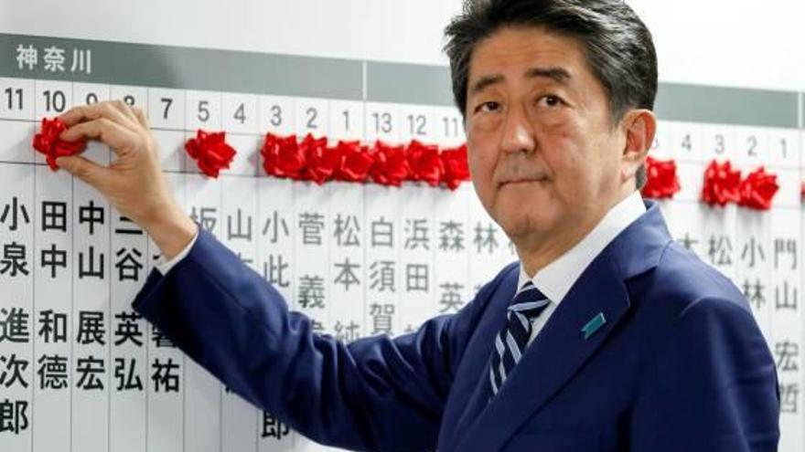 El primer ministre, Shinzo Abe, va donar per feta la victòria del seu partit.