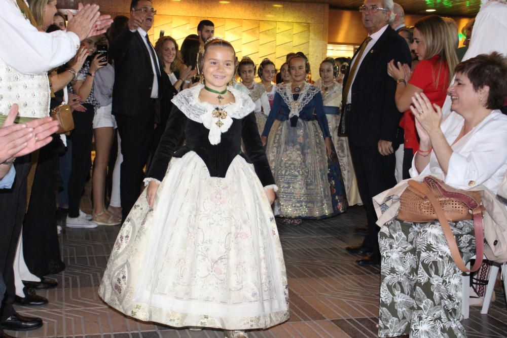 Estreno de las falleras mayores y cortes 2020 en Una Festa per a Tots