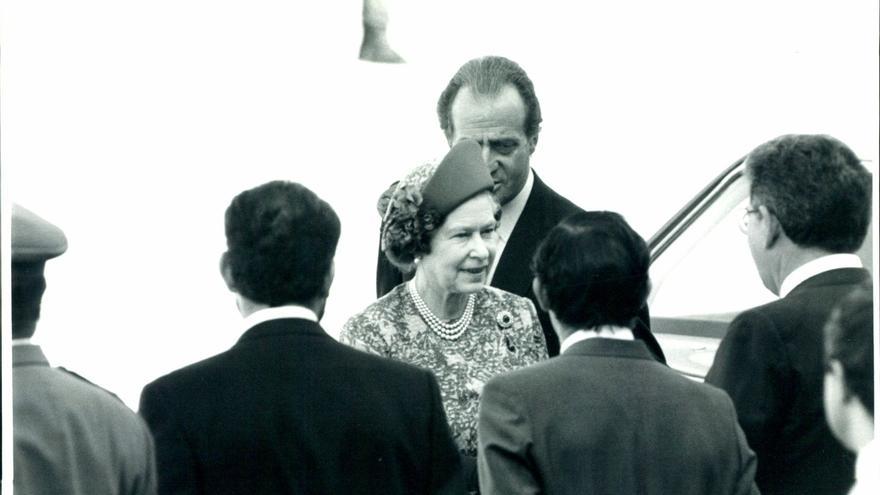 La visita de la reina Isabel II y el duque de Edimburgo a Mallorca: cuando el ‘Britannia’ atracó en el dique del Oeste