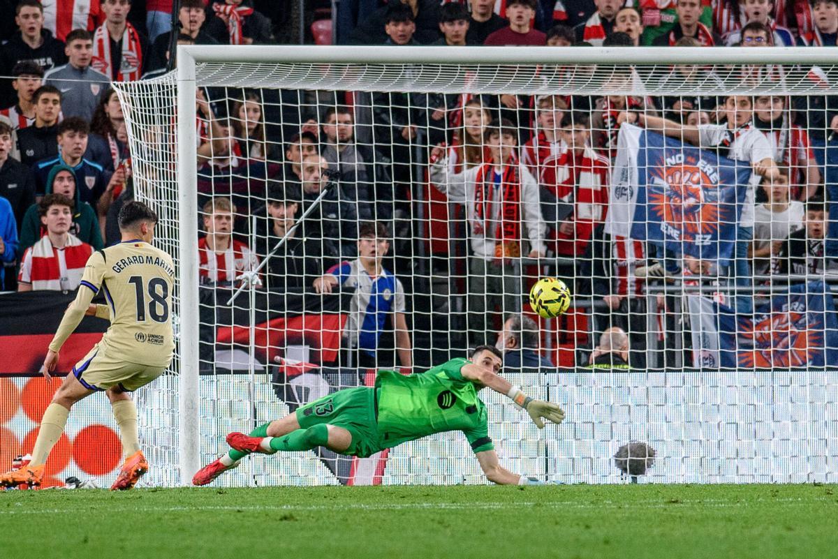 Joan García desvía un remate del Athletic.