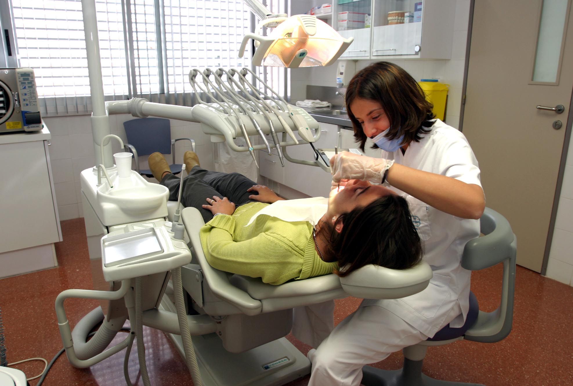 Una paciente en el dentista.