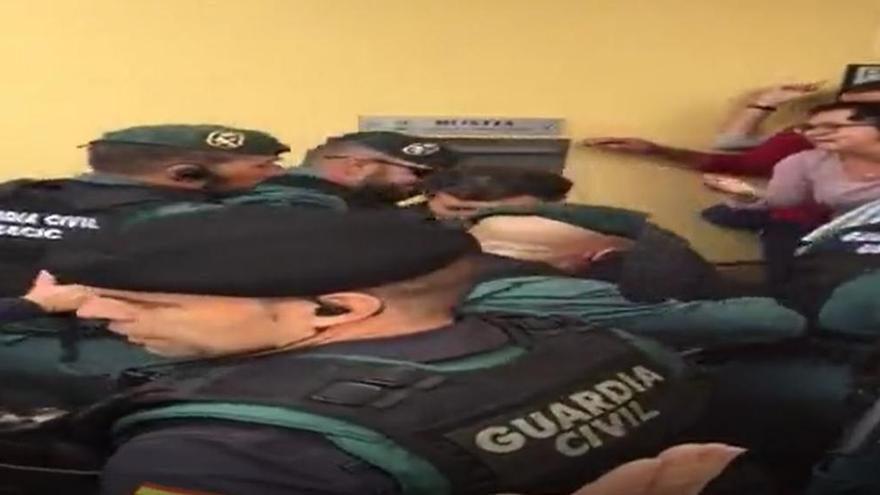 Imatge del vídeo de la Guardia Civil actuant a la Tallada el 2017.