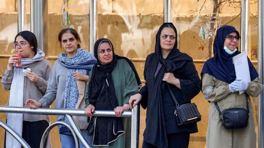 La revolución silenciosa de las iraníes contra el velo 4 años después de la muerte de Mahsa Amini: "Son tantas que las autoridades han perdido el control"
