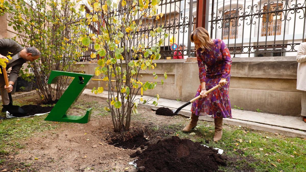 La alcaldesa, Natalia Chueca, este viernes en el acto de la quinta campaña del Bosque de los Zaragozanos.