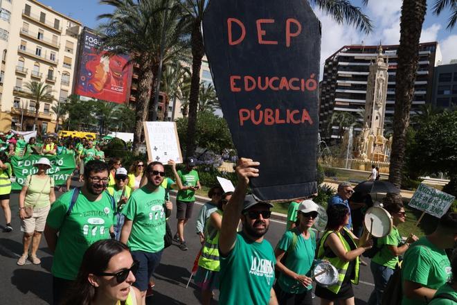 Nueva manifestación por la enseñanza pública en Alicante