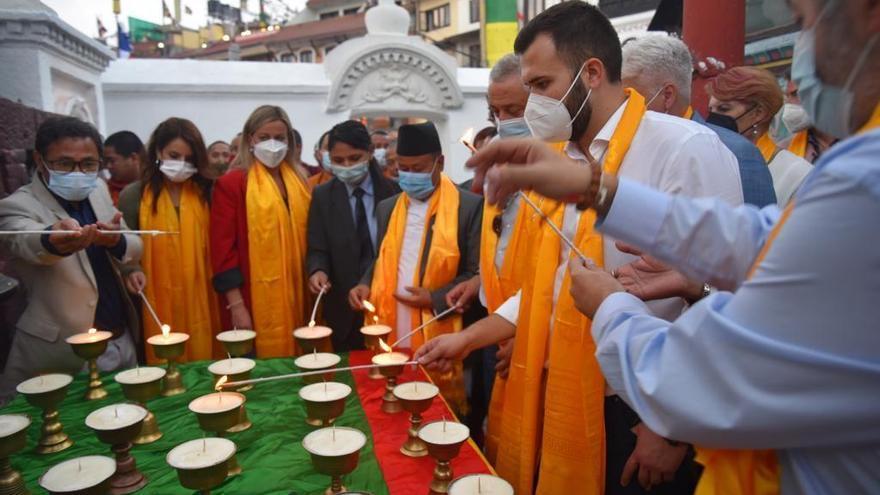 Tercer viaje a Asia para avanzar en la construcción del centro budista de Cáceres