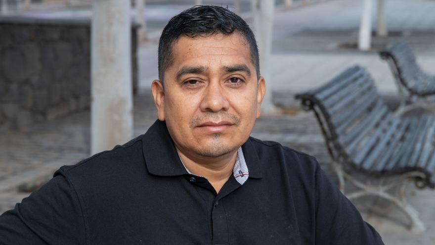 La historia de César, un salvadoreño deportado por Trump que termina en Fuerteventura