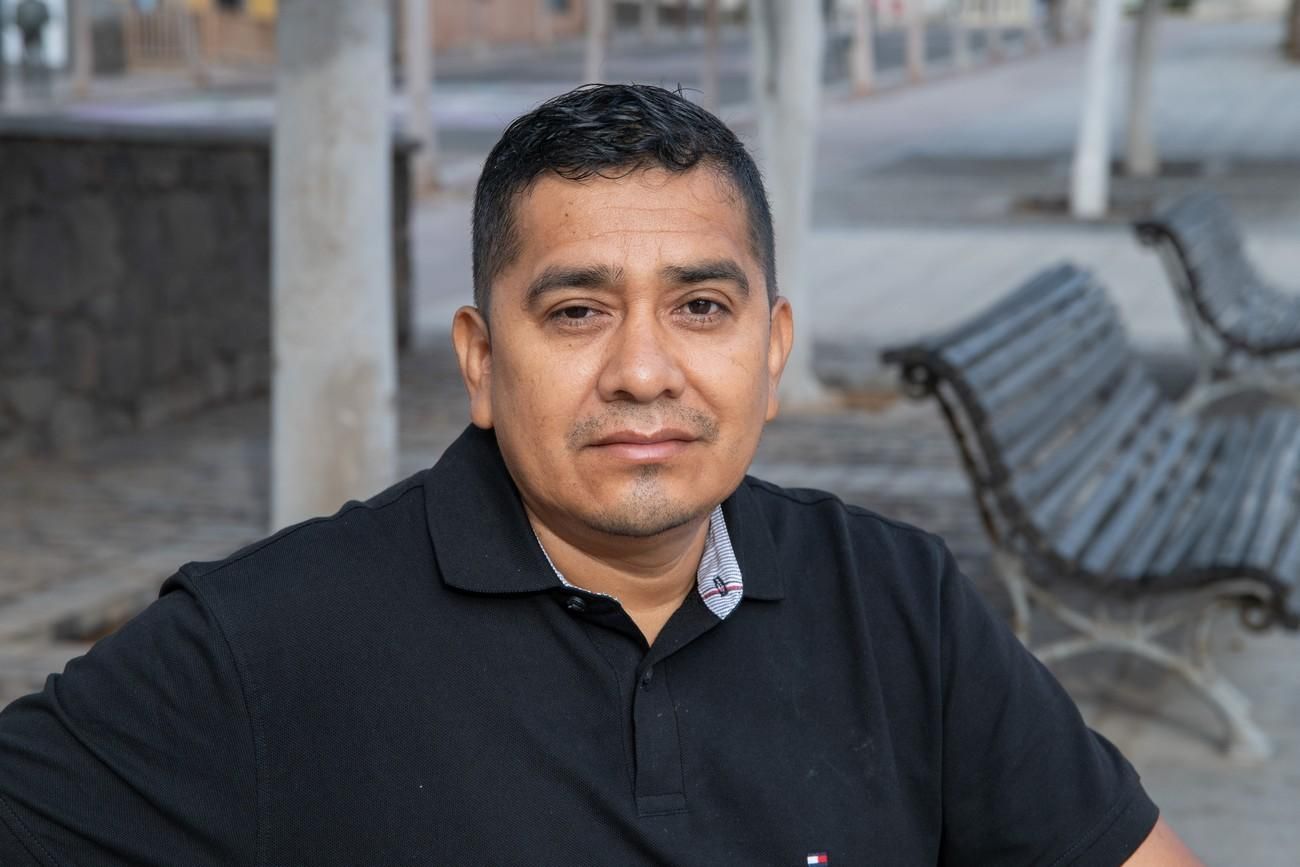 La historia de César, un salvadoreño deportado por Trump que termina en Fuerteventura