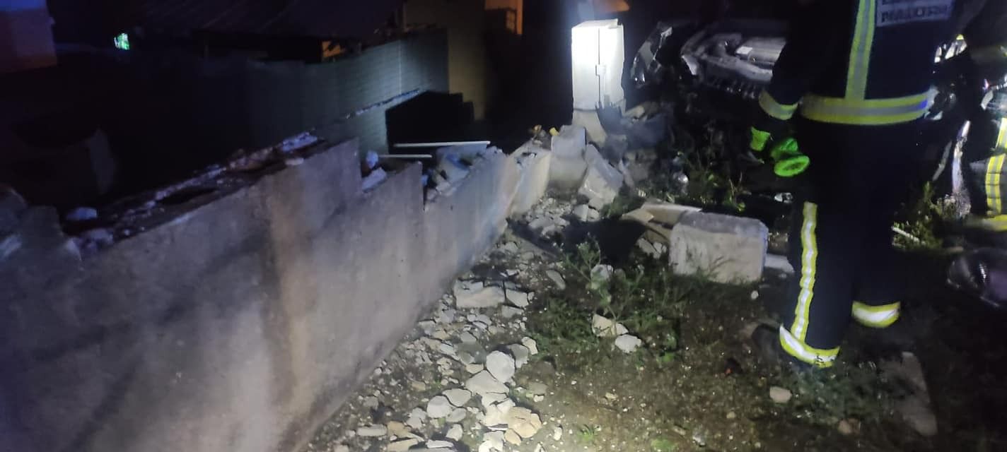 Una conductora ebria provoca una fuga de gas y el desalojo de un edificio en Alcúdia